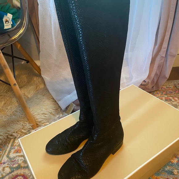Gorgeous lightly used snake skin Michael Kors boot - Picture 5 of 6